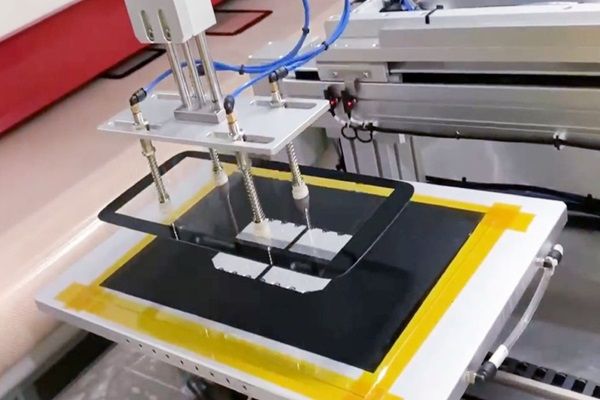 机器视觉的玻璃基板对位贴合应用