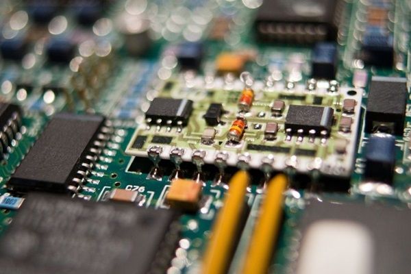 机器视觉实现PCB板丝印后高精度检测