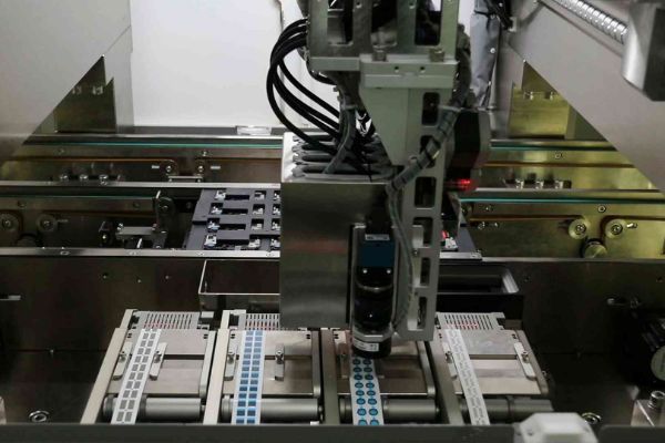 机器视觉在蓝膜贴标机中的应用