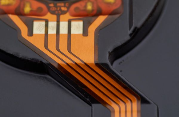 视觉对位系统实现高精度FPC贴合应用