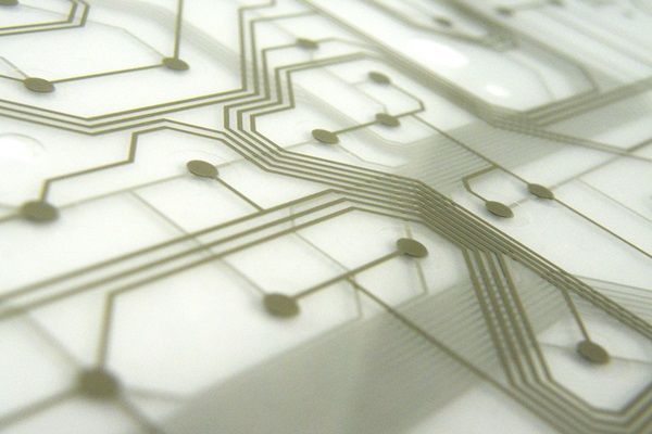 高精度视觉对位实现键盘线路薄膜定位纠偏