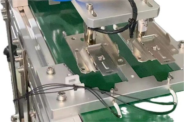 基于机器视觉实现开口卡簧自动化装配